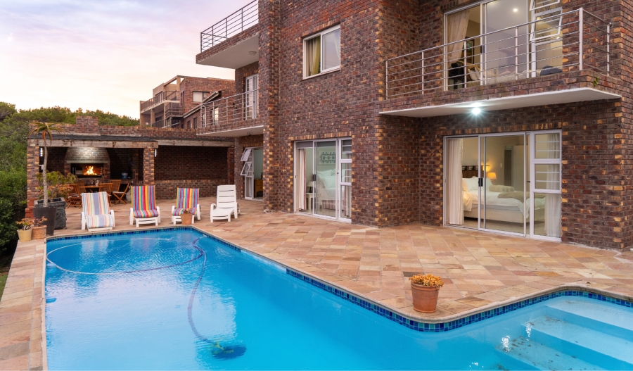 5 Bedroom Property for Sale in Paradise Beach Eastern Cape